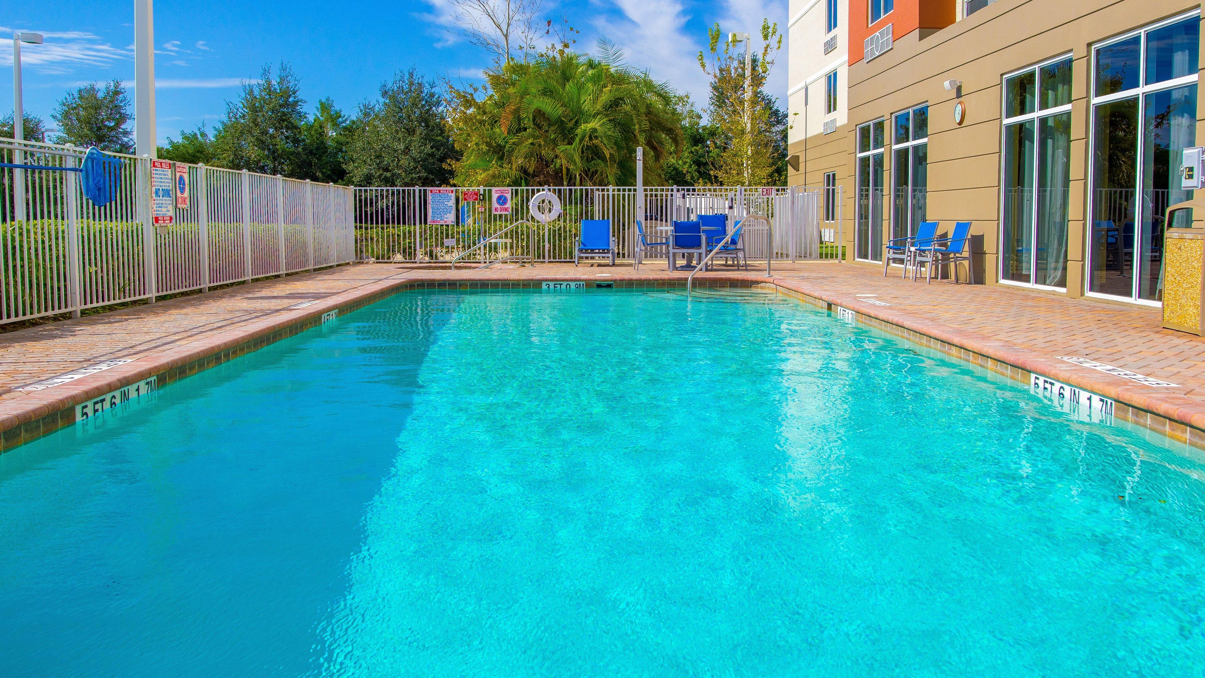 Holiday Inn Express Hotel & Suites Palm Bay By Ihg Esterno foto