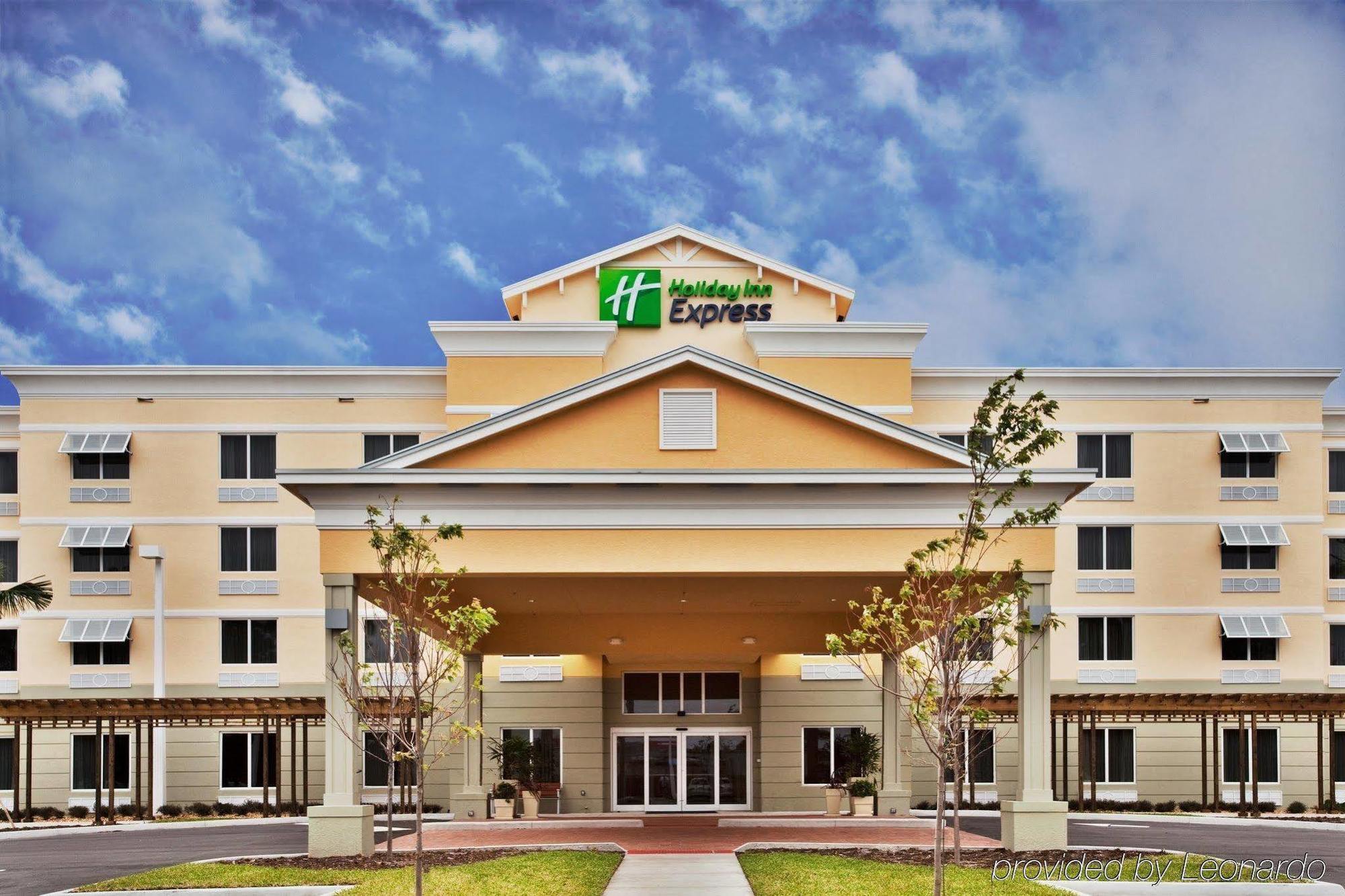Holiday Inn Express Hotel & Suites Palm Bay By Ihg Esterno foto